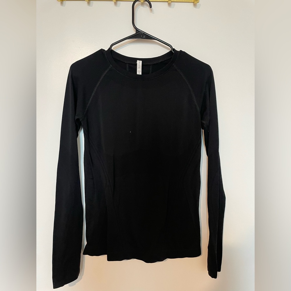 black long sleeve Athleta top SMALL